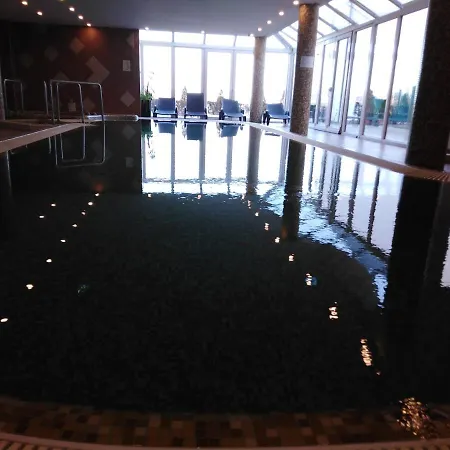 Fonix Club & Wellness מלון דירות Hévíz
