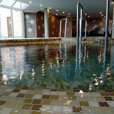 Fonix Club & Wellness מלון דירות